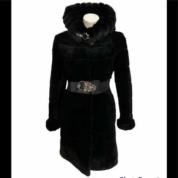 Beautiful, Elegant Real Mink Fur Coat - Picture 1 of 16